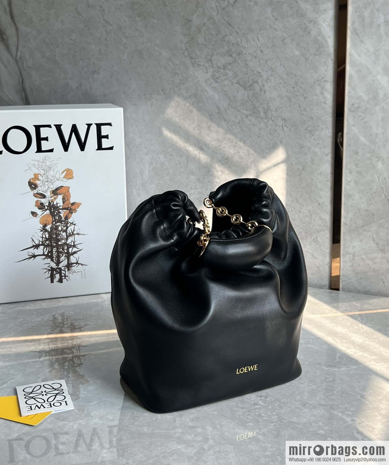 LOEWE Squeezed Underarm Bag 0701 black 29.5CM