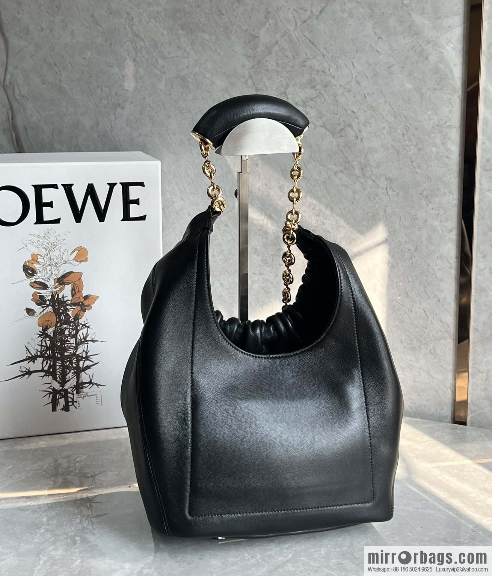 LOEWE Squeezed Underarm Bag 0701 black 29.5CM
