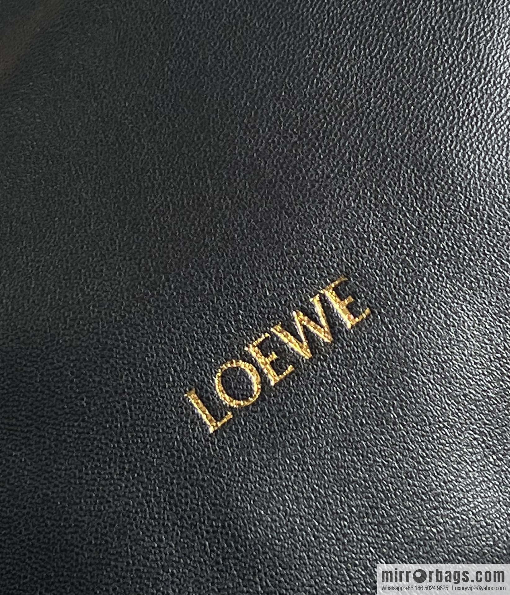 LOEWE Squeezed Underarm Bag 0701 black 29.5CM