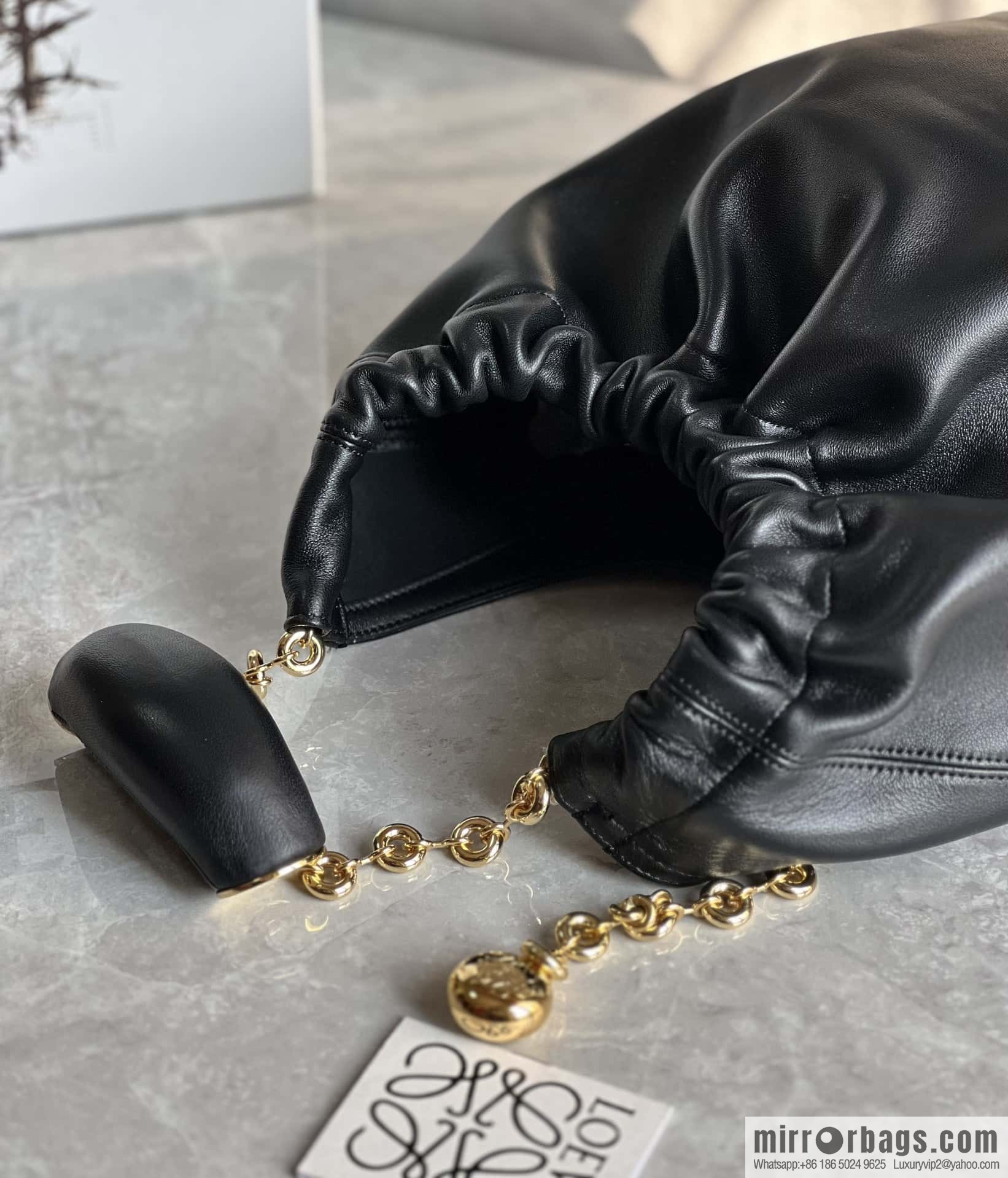 LOEWE Squeezed Underarm Bag 0701 black 29.5CM