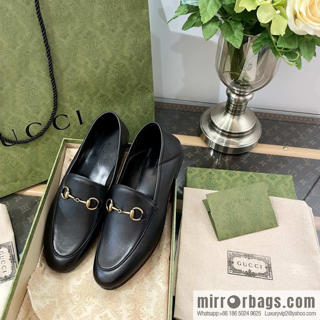 GUCCI Gucci buckle loafers