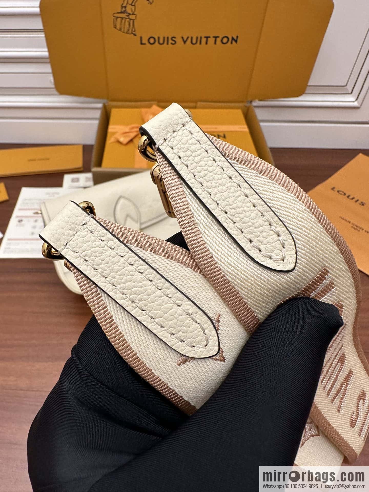 LV M46388 DIANE handbag