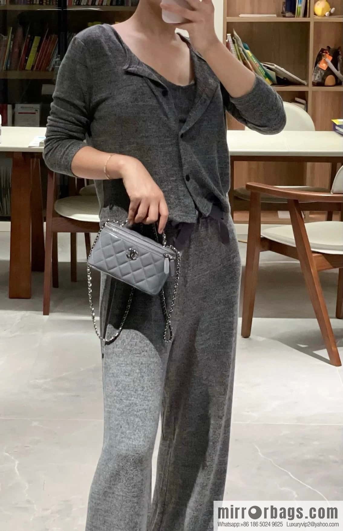 ๐๐๐๐ก๐๐ ๐ฎ๐ฏ๐ธ Rhinestone handle long box, dark grey ๐ AP3593