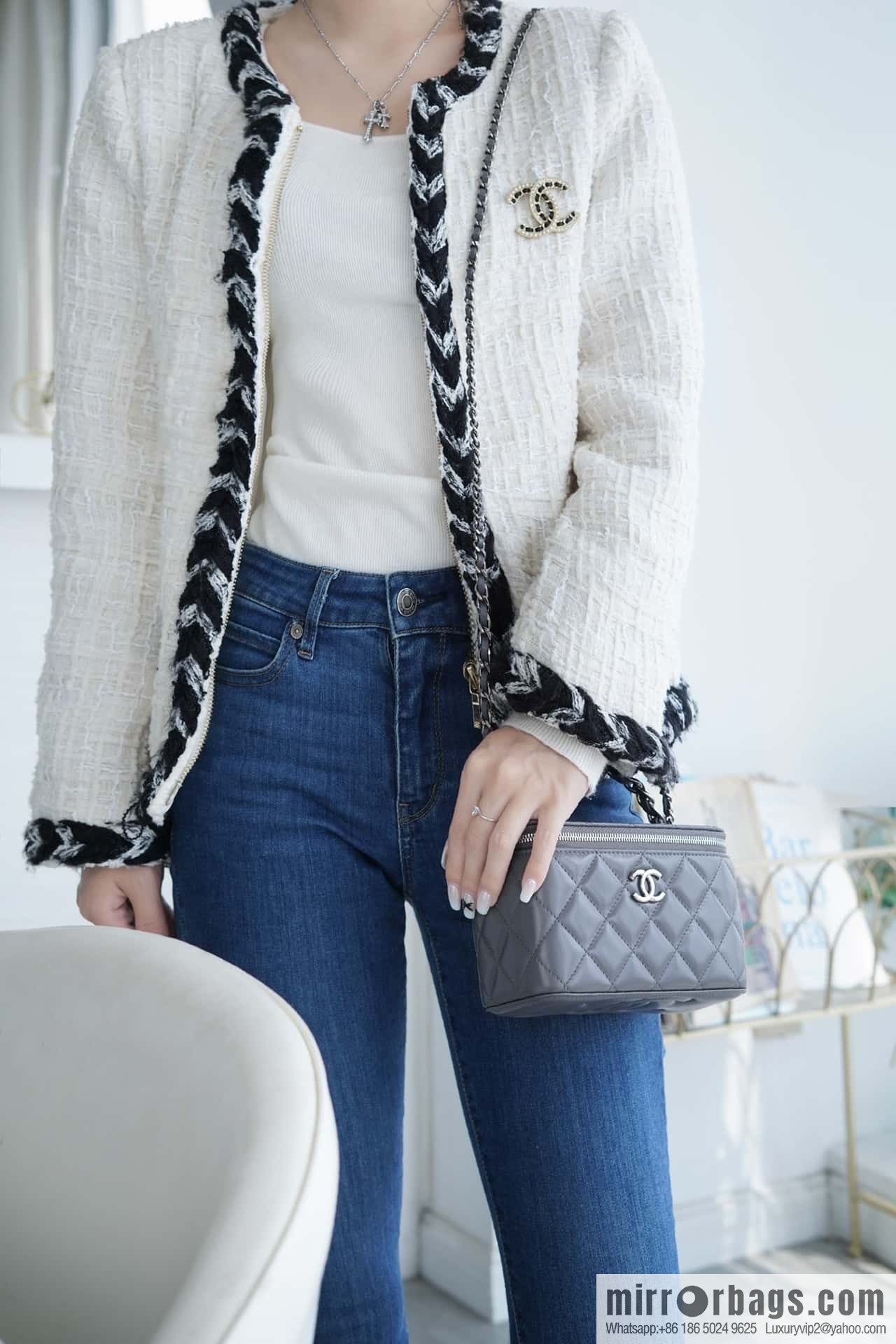 ๐๐๐๐ก๐๐ ๐ฎ๐ฏ๐ธ Rhinestone handle long box, dark grey ๐ AP3593