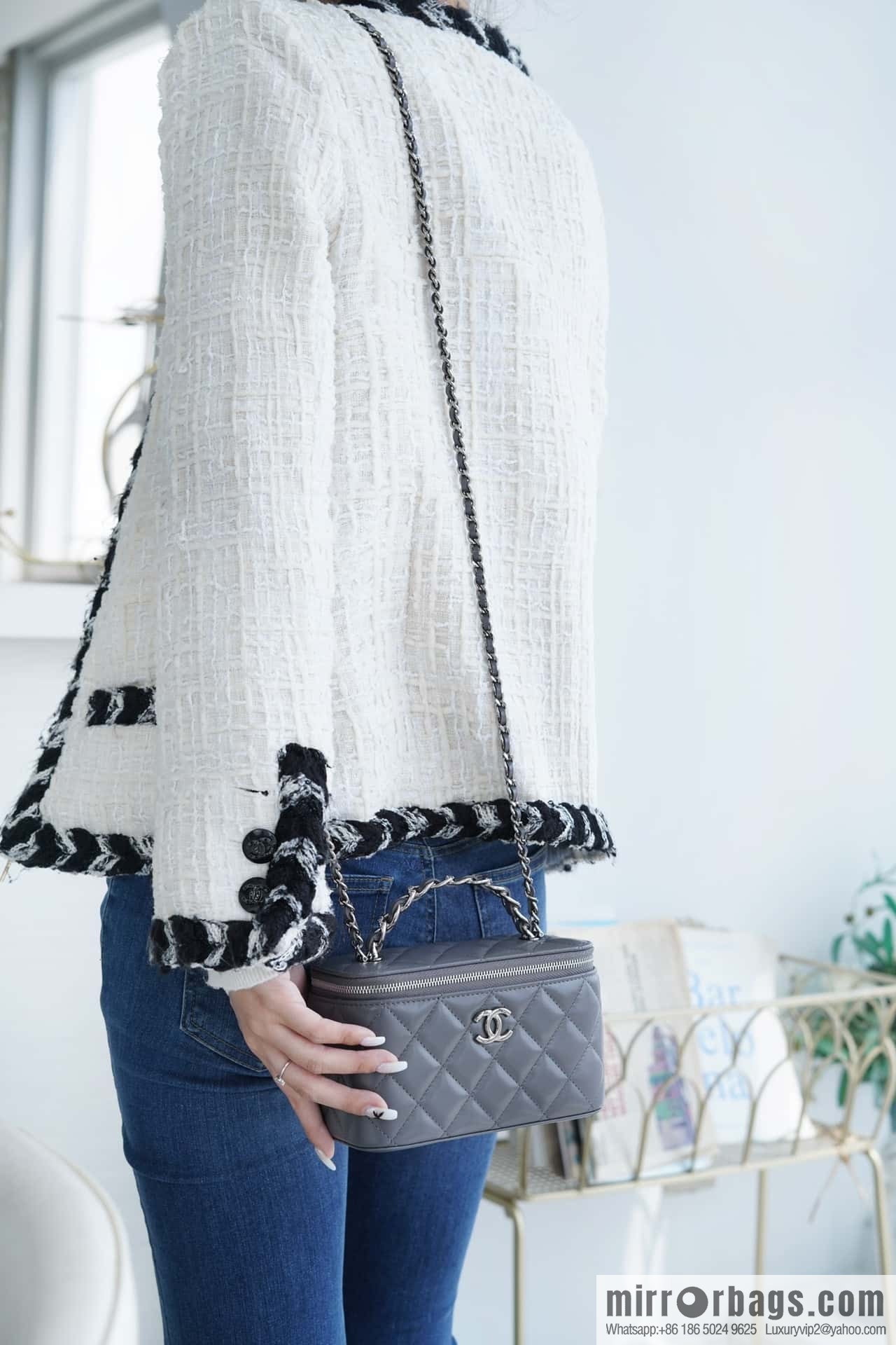 ๐๐๐๐ก๐๐ ๐ฎ๐ฏ๐ธ Rhinestone handle long box, dark grey ๐ AP3593