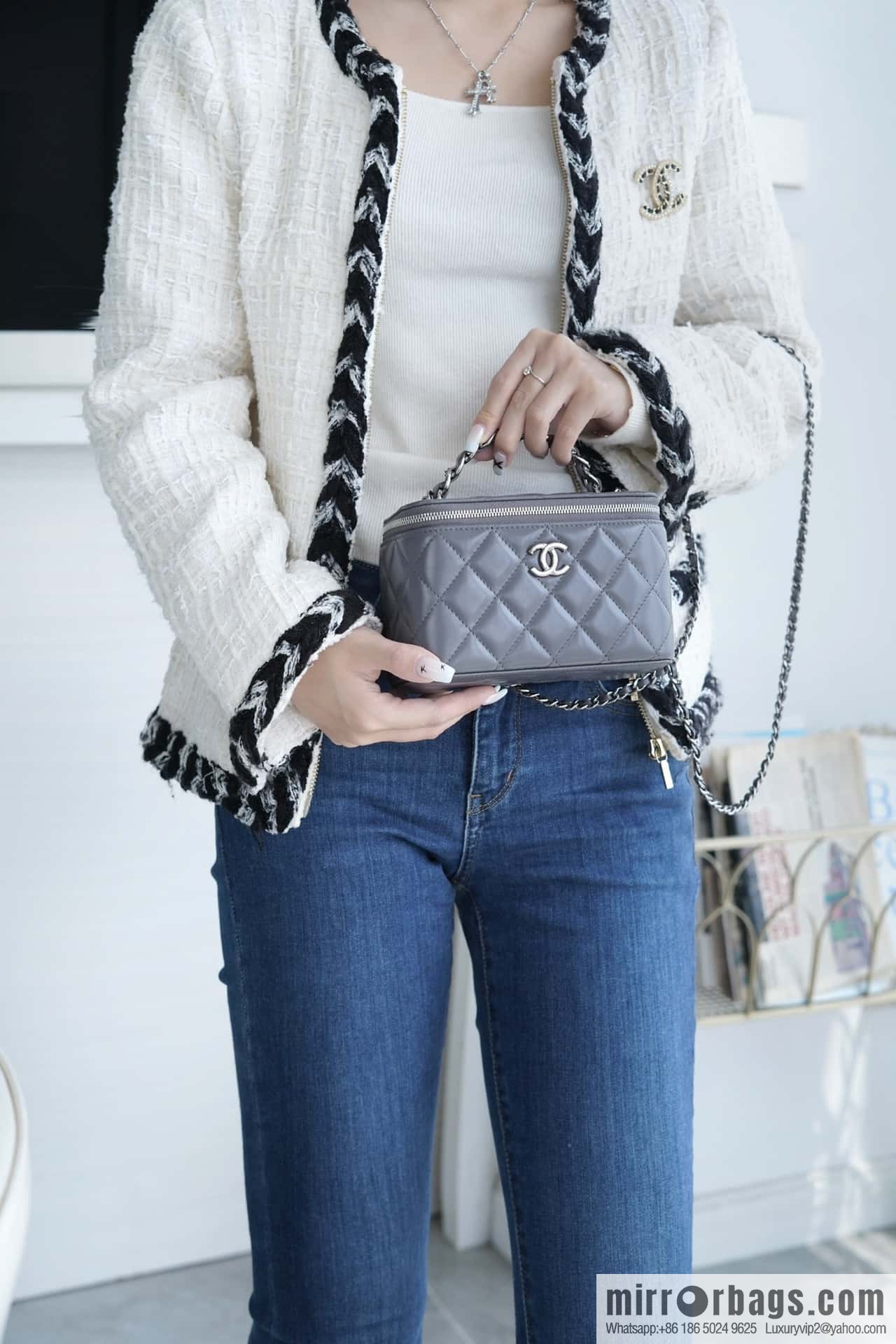 ๐๐๐๐ก๐๐ ๐ฎ๐ฏ๐ธ Rhinestone handle long box, dark grey ๐ AP3593