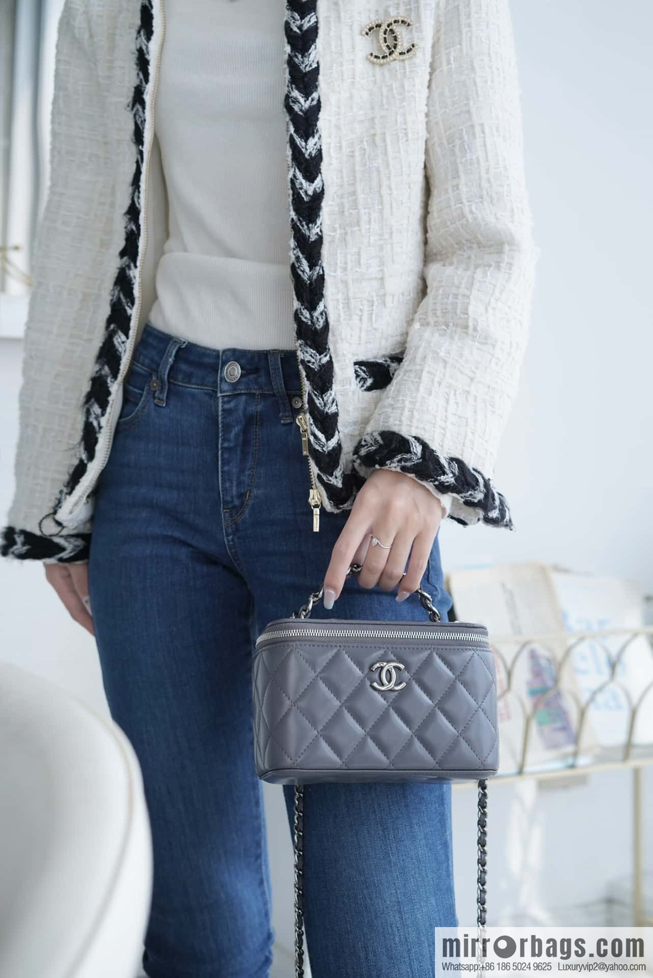 ๐๐๐๐ก๐๐ ๐ฎ๐ฏ๐ธ Rhinestone handle long box, dark grey ๐ AP3593