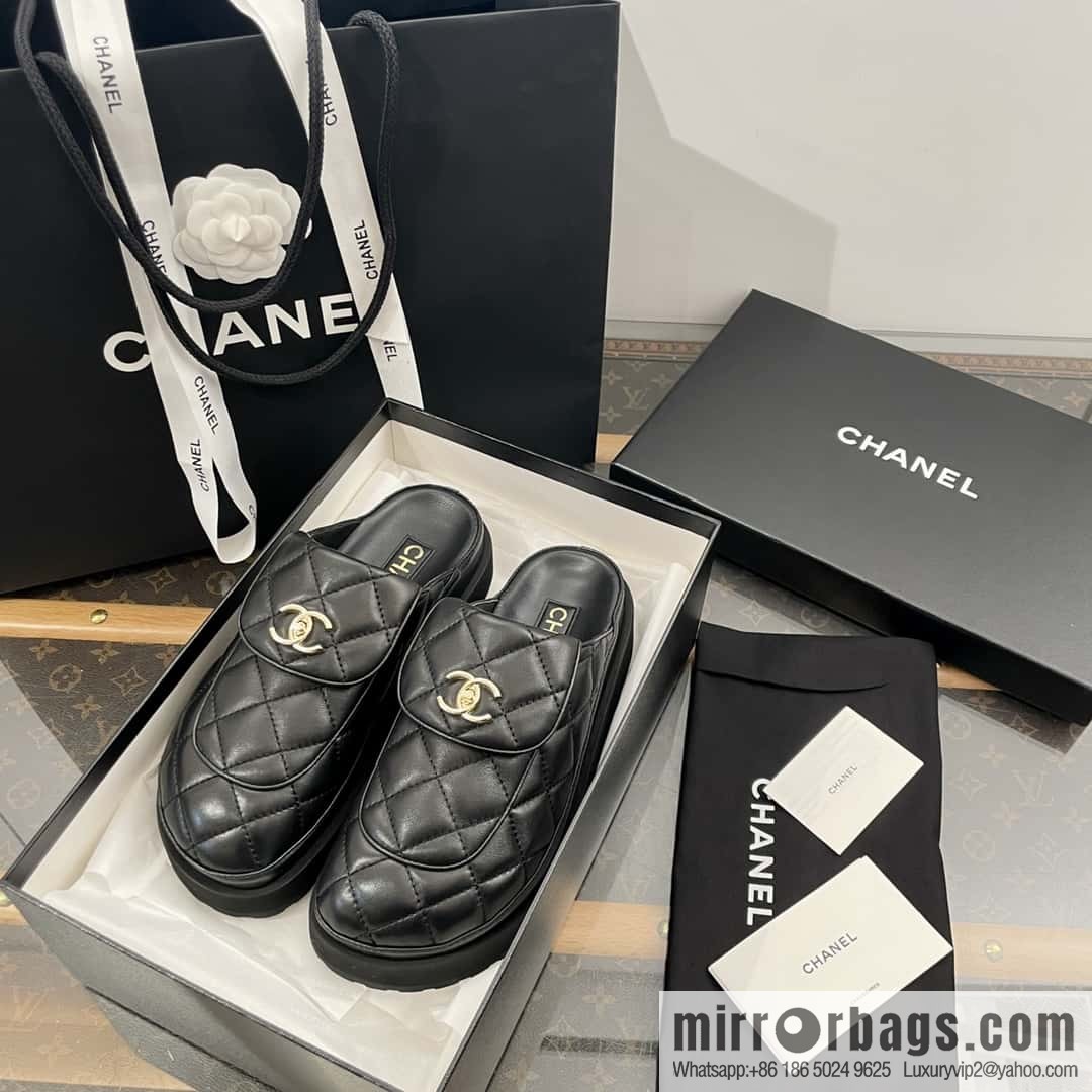 CHANEL Xiaoxiang rhombus metal buckle platform loafers