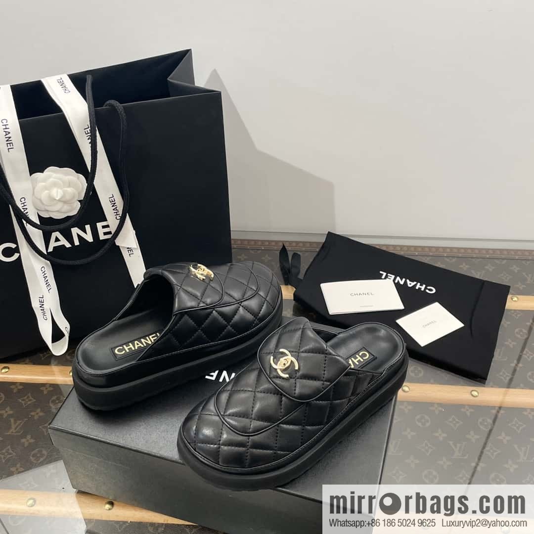 CHANEL Xiaoxiang rhombus metal buckle platform loafers