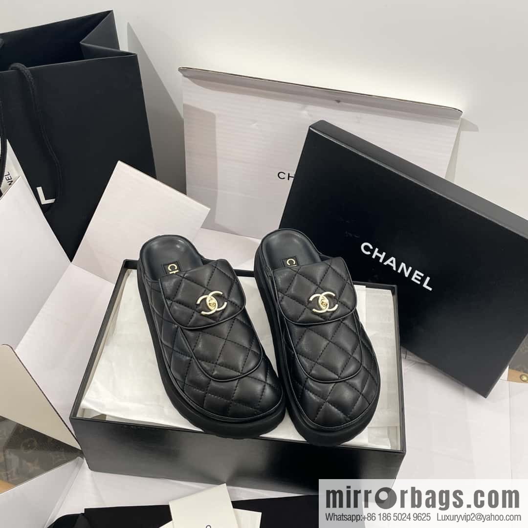 CHANEL Xiaoxiang rhombus metal buckle platform loafers