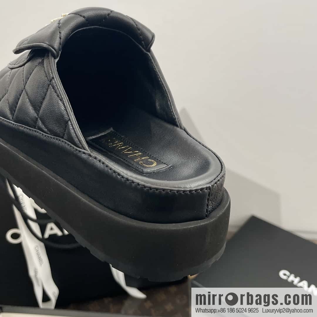 CHANEL Xiaoxiang rhombus metal buckle platform loafers