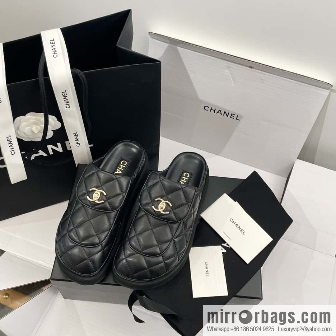 CHANEL Xiaoxiang rhombus metal buckle platform loafers