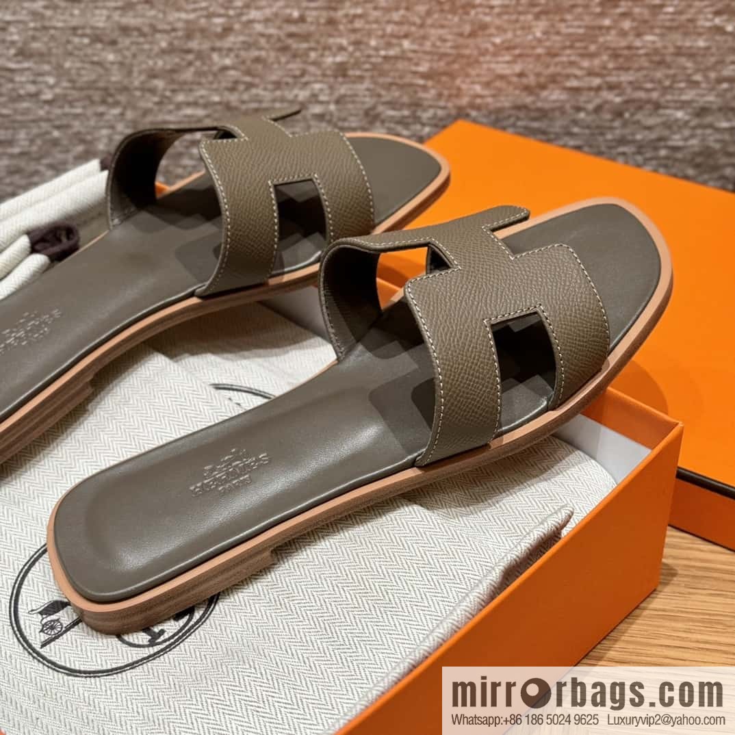 Hermès slippers