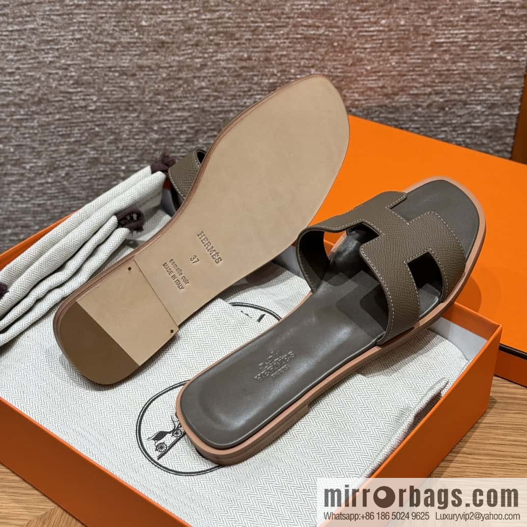 Hermès slippers