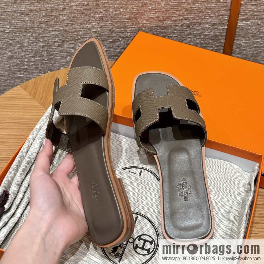 Hermès slippers
