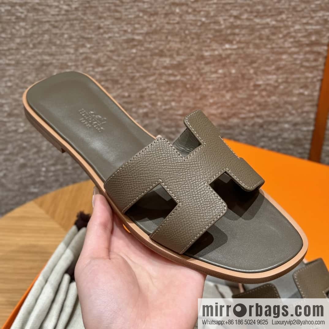 Hermès slippers