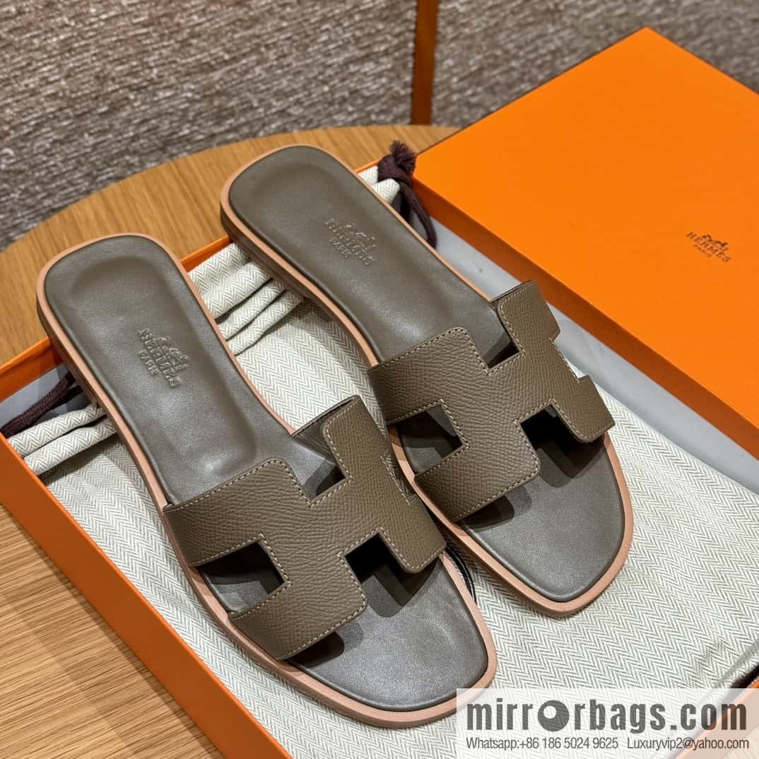 Hermès slippers