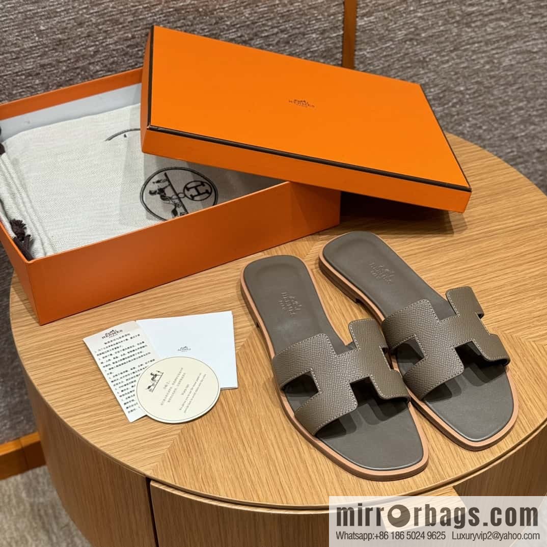 Hermès slippers