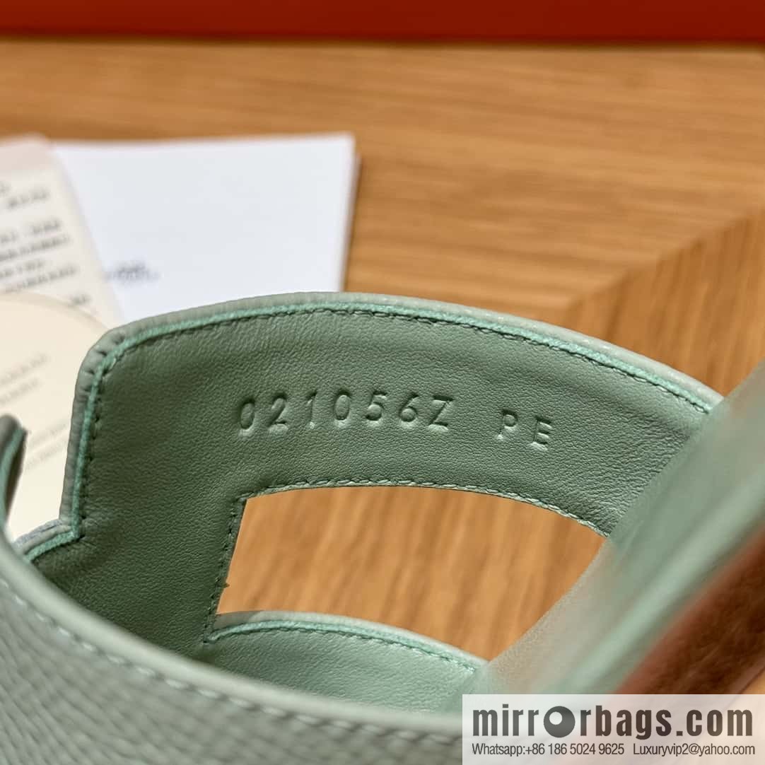 Hermès slippers