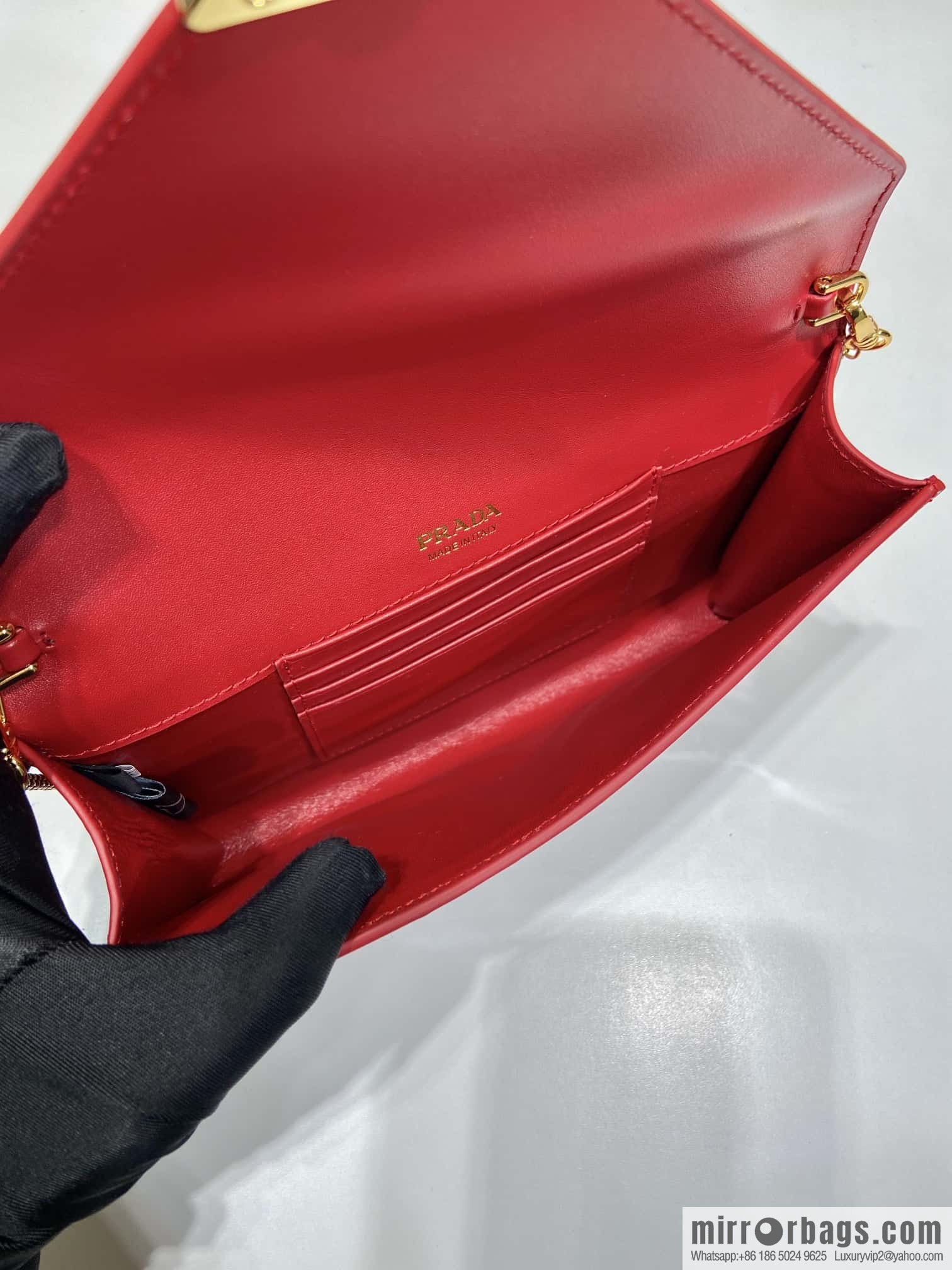 PRADA 🎉 patent leather envelope bag 🎉 1Bp051 handbag, red