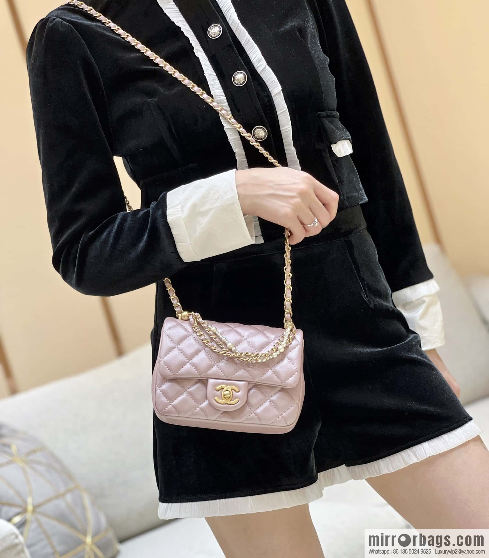 CHANEL 24P Spring and Summer Preview Series Limited Edition Pearl Square Fatty AS4385 pink