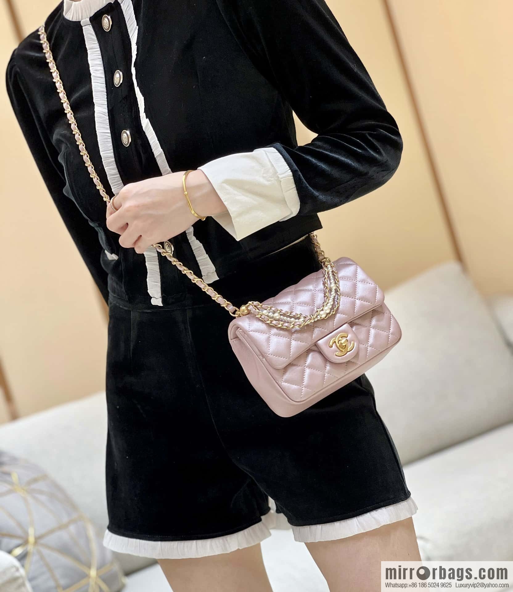 CHANEL 24P Spring and Summer Preview Series Limited Edition Pearl Square Fatty AS4385 pink