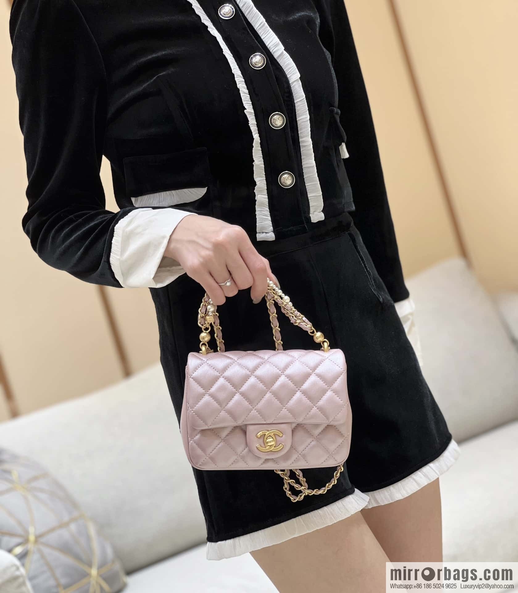 CHANEL 24P Spring and Summer Preview Series Limited Edition Pearl Square Fatty AS4385 pink