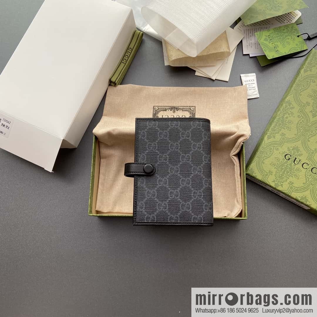 GUCCI G Replica Luxury Handbag Decoration Interlocking Double G Label Passport Holder 724562