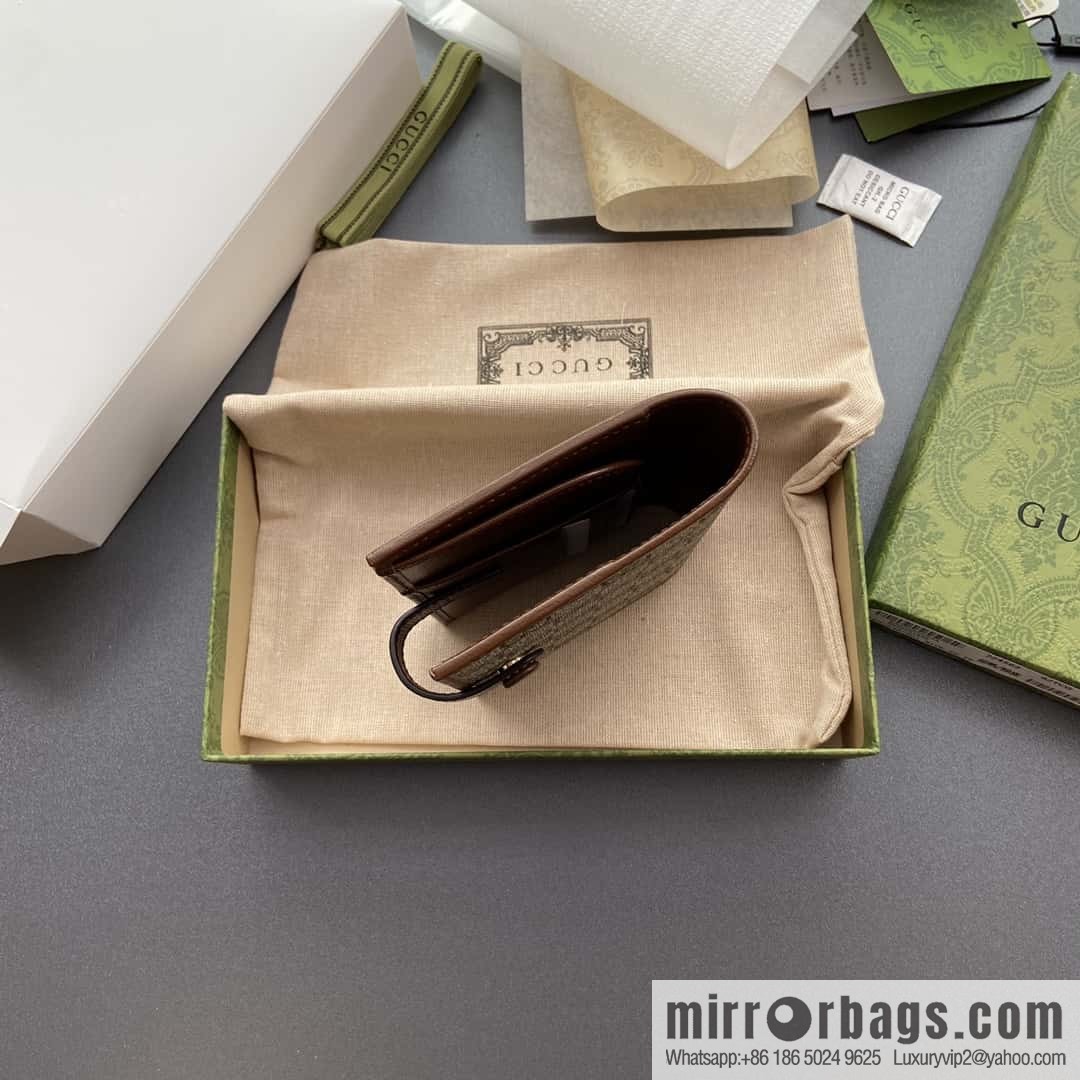 GUCCI G Replica Luxury Handbag Decoration Interlocking Double G Label Passport Holder 724562