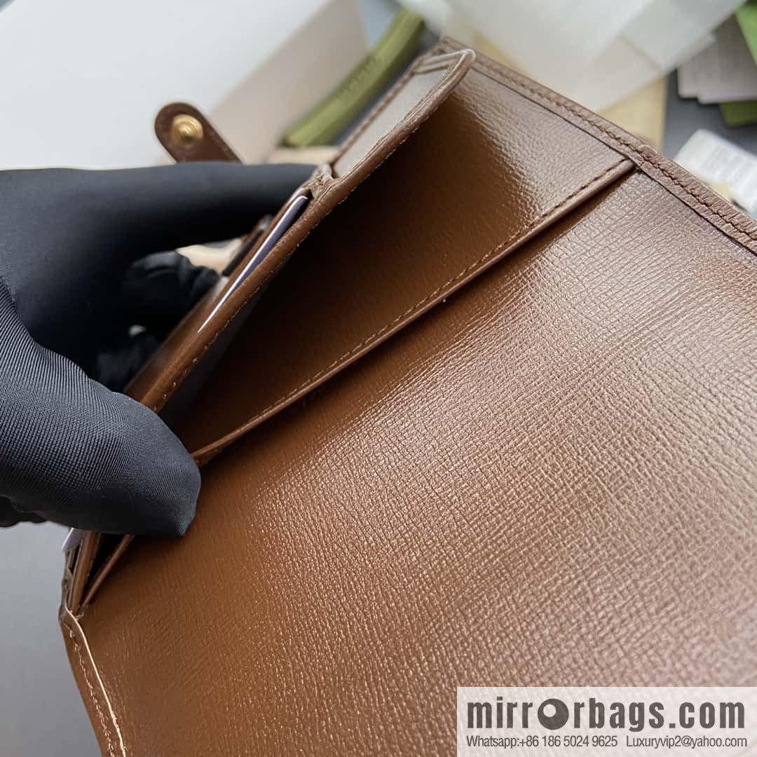 GUCCI G Replica Luxury Handbag Decoration Interlocking Double G Label Passport Holder 724562