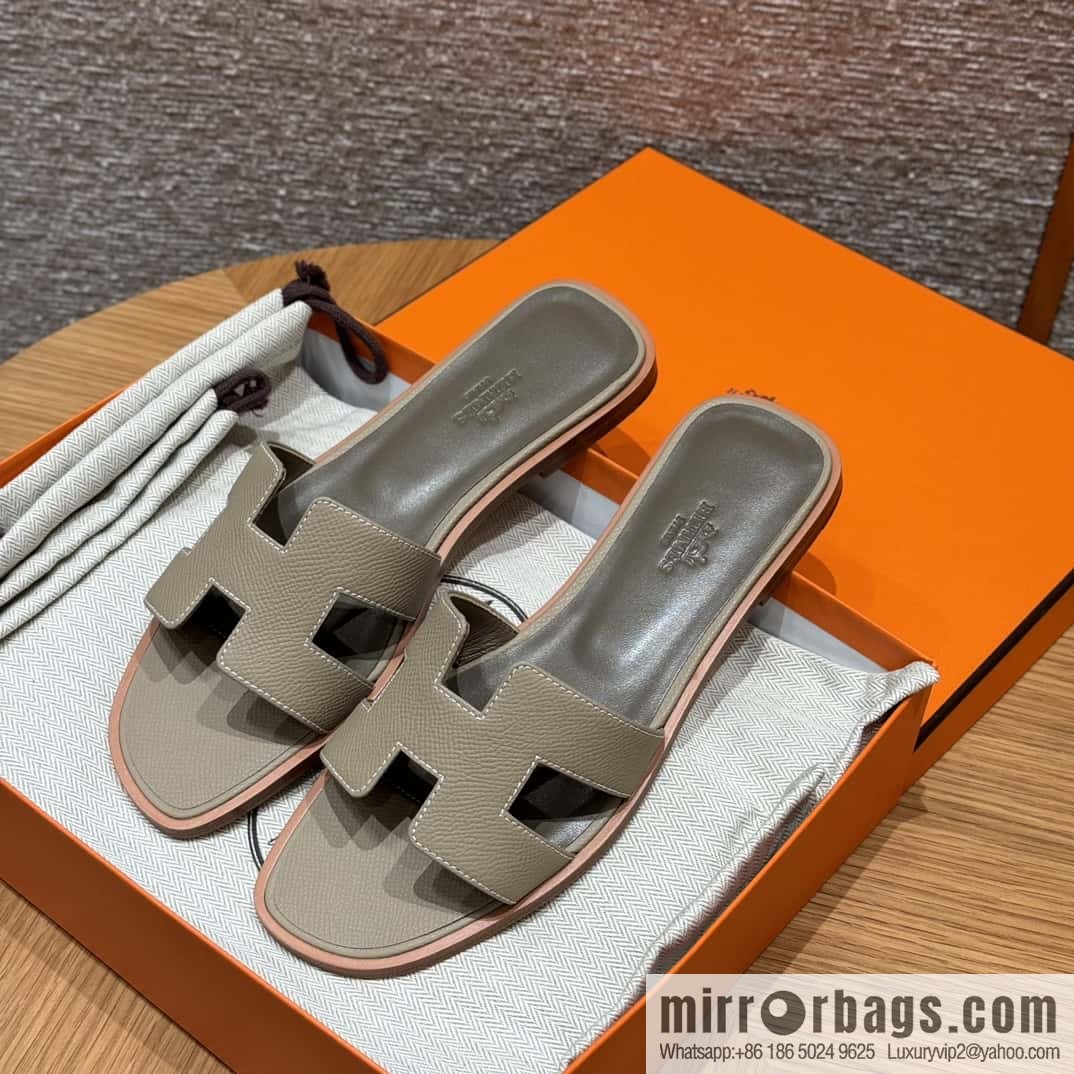 Hermès slippers