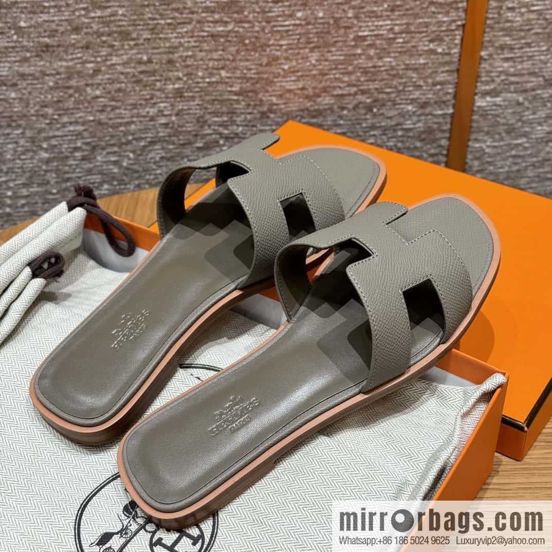 Hermès slippers