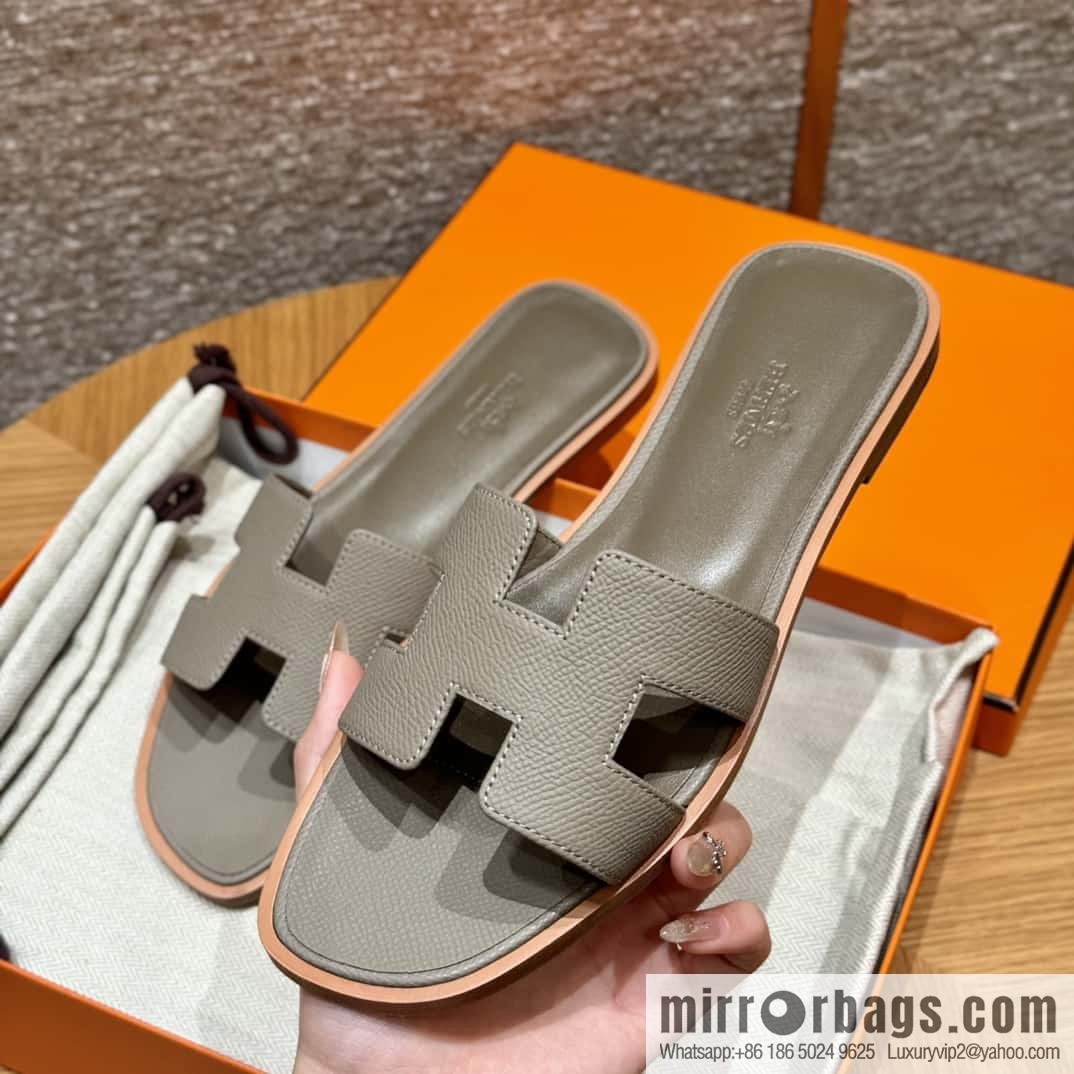 Hermès slippers