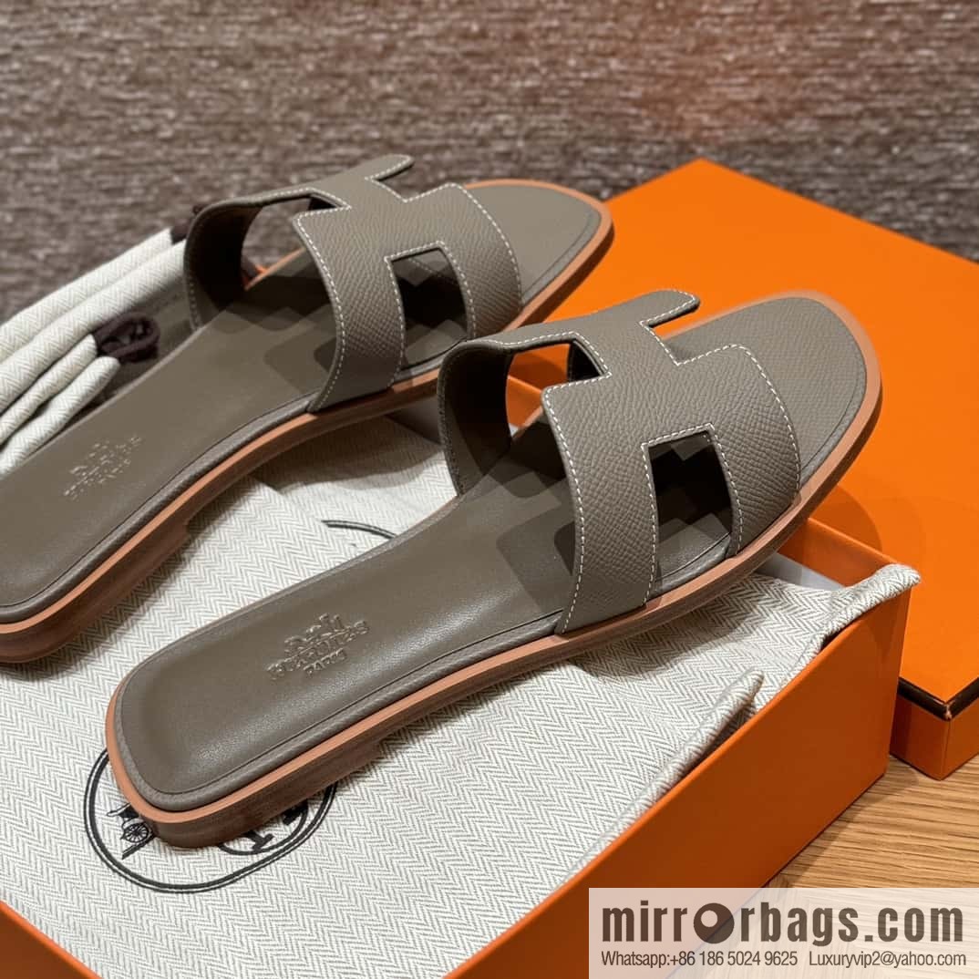Hermès slippers