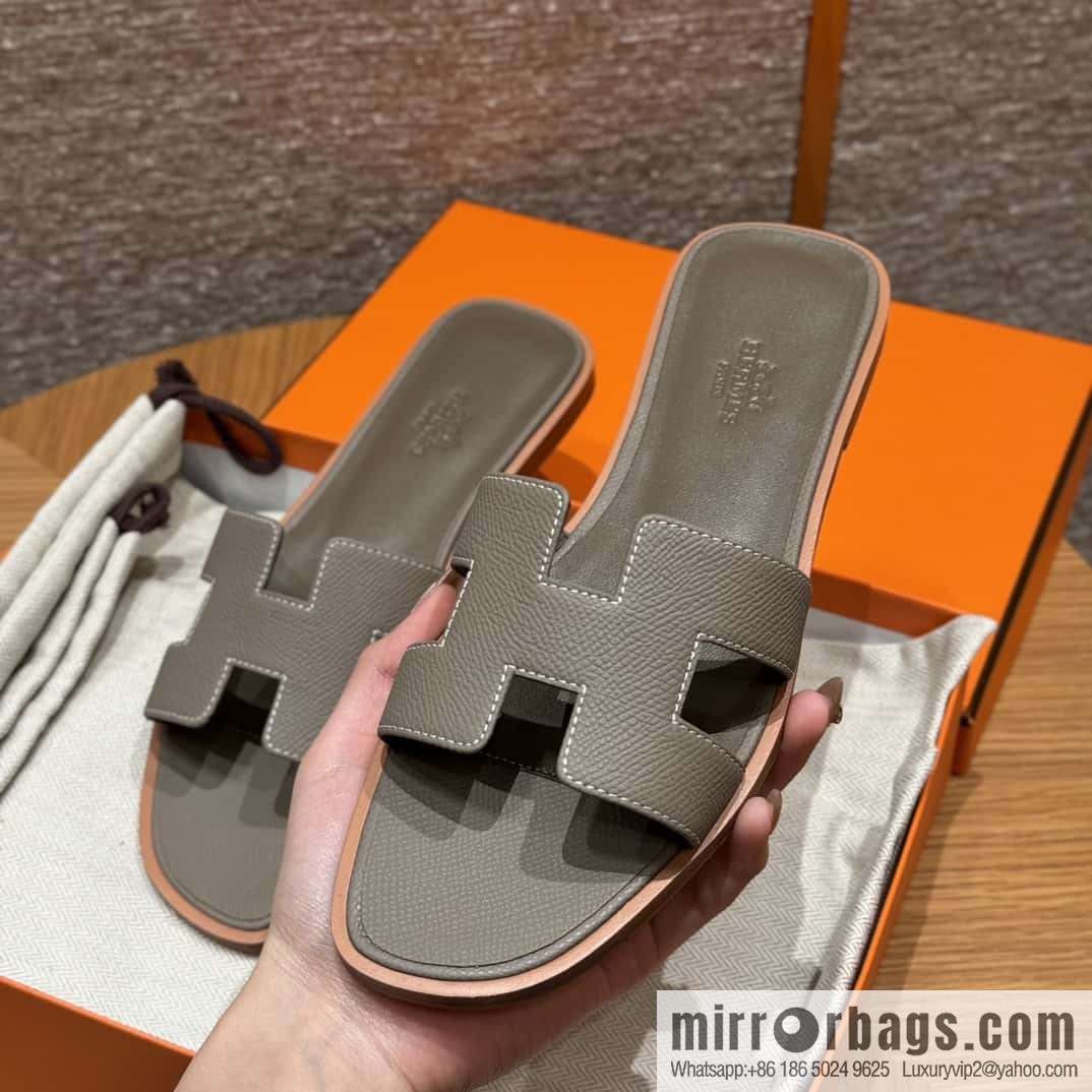 Hermès slippers
