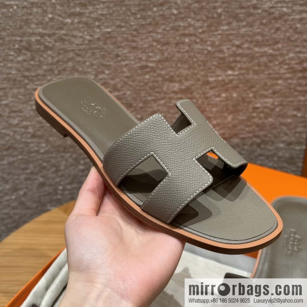 Hermès slippers