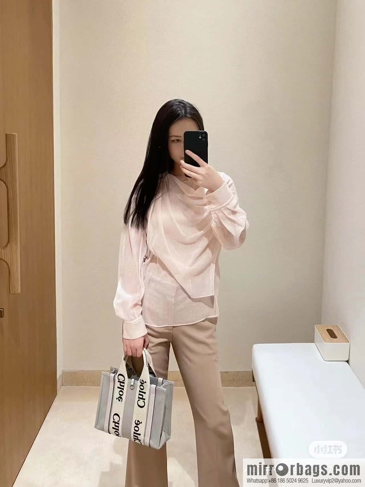 Chloe 24-year limited series new Woody tote bag, small 26CM.