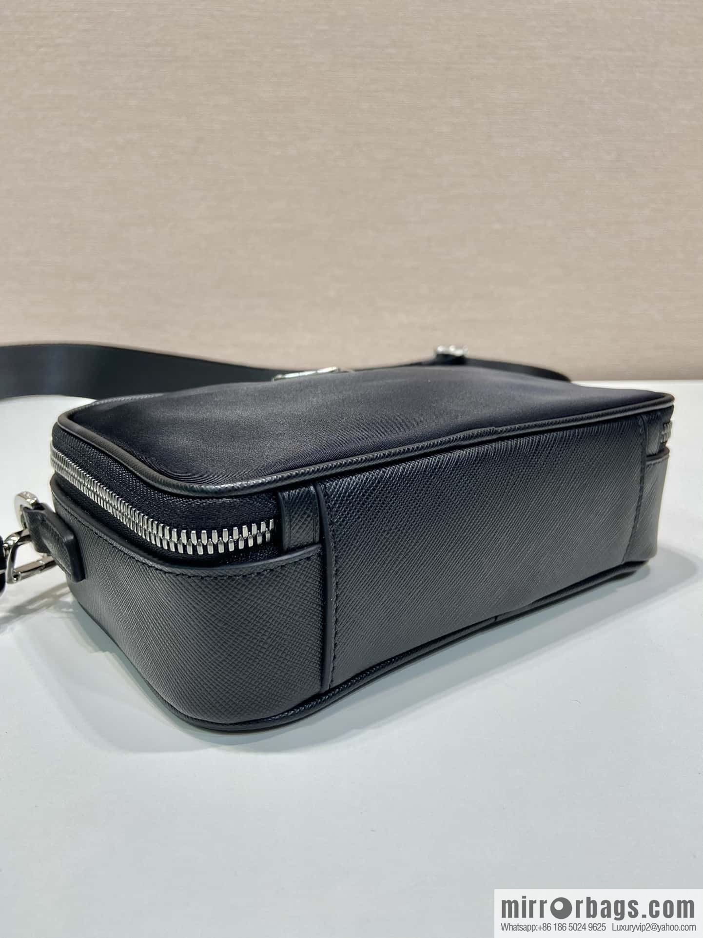 PRADA 🎉 new small messenger bag 🎉 2VH070/cross pattern🎉🎉