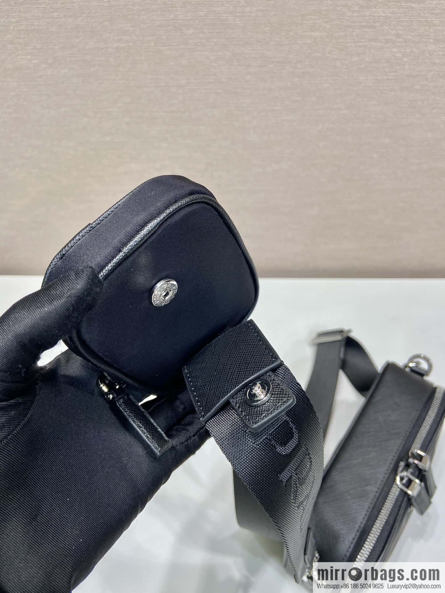 PRADA 🎉 new small messenger bag 🎉 2VH070/cross pattern🎉🎉