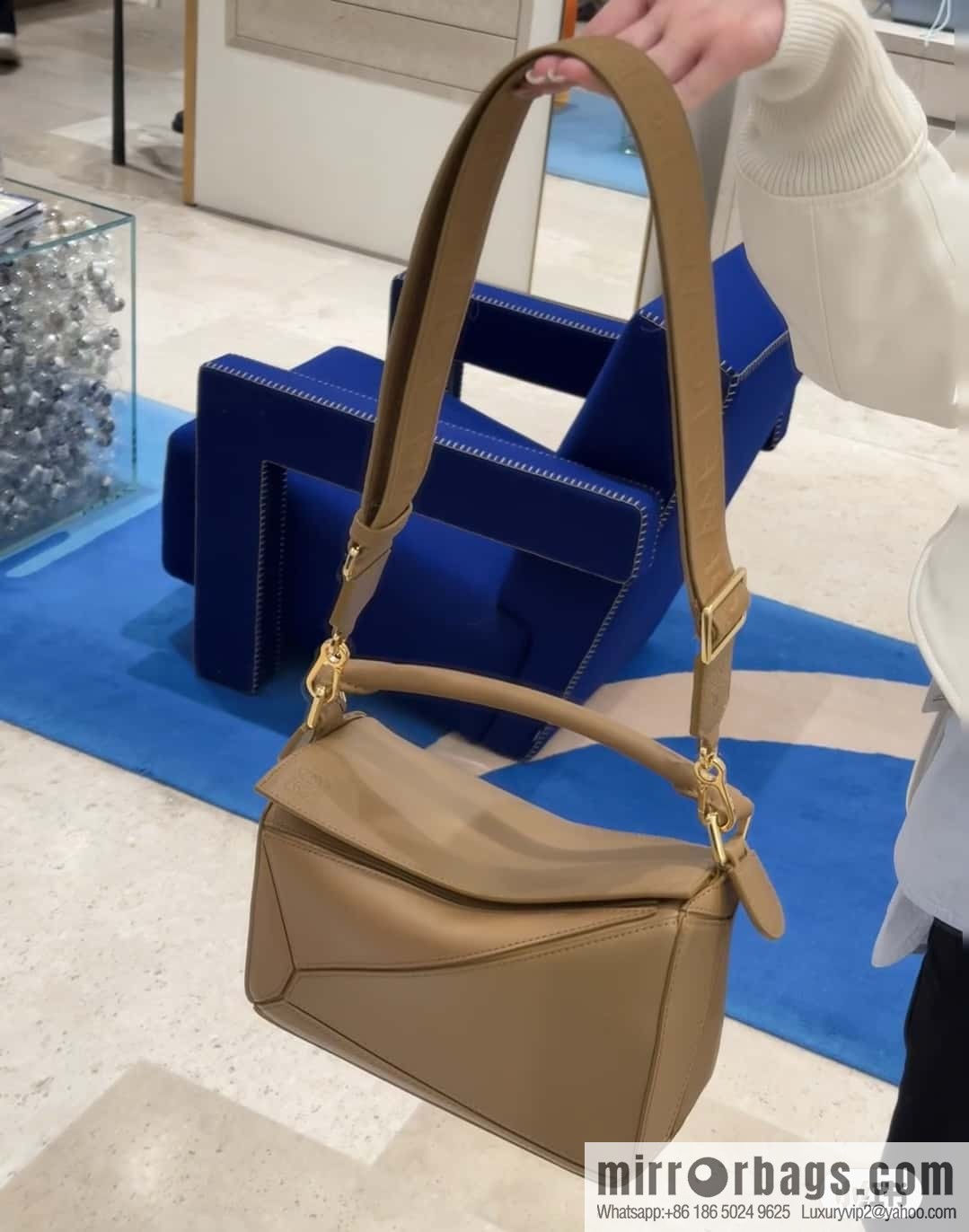 LOEWE satin leather ➕ Anagram embroidery shoulder strap puzzle geometric bag 0189 oak brown