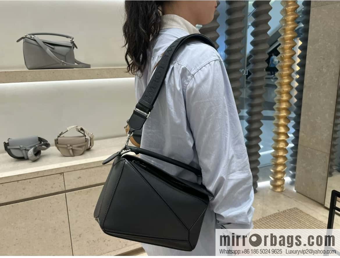 LOEWE satin leather ➕ Anagram embroidery shoulder strap puzzle geometric bag 0189 black