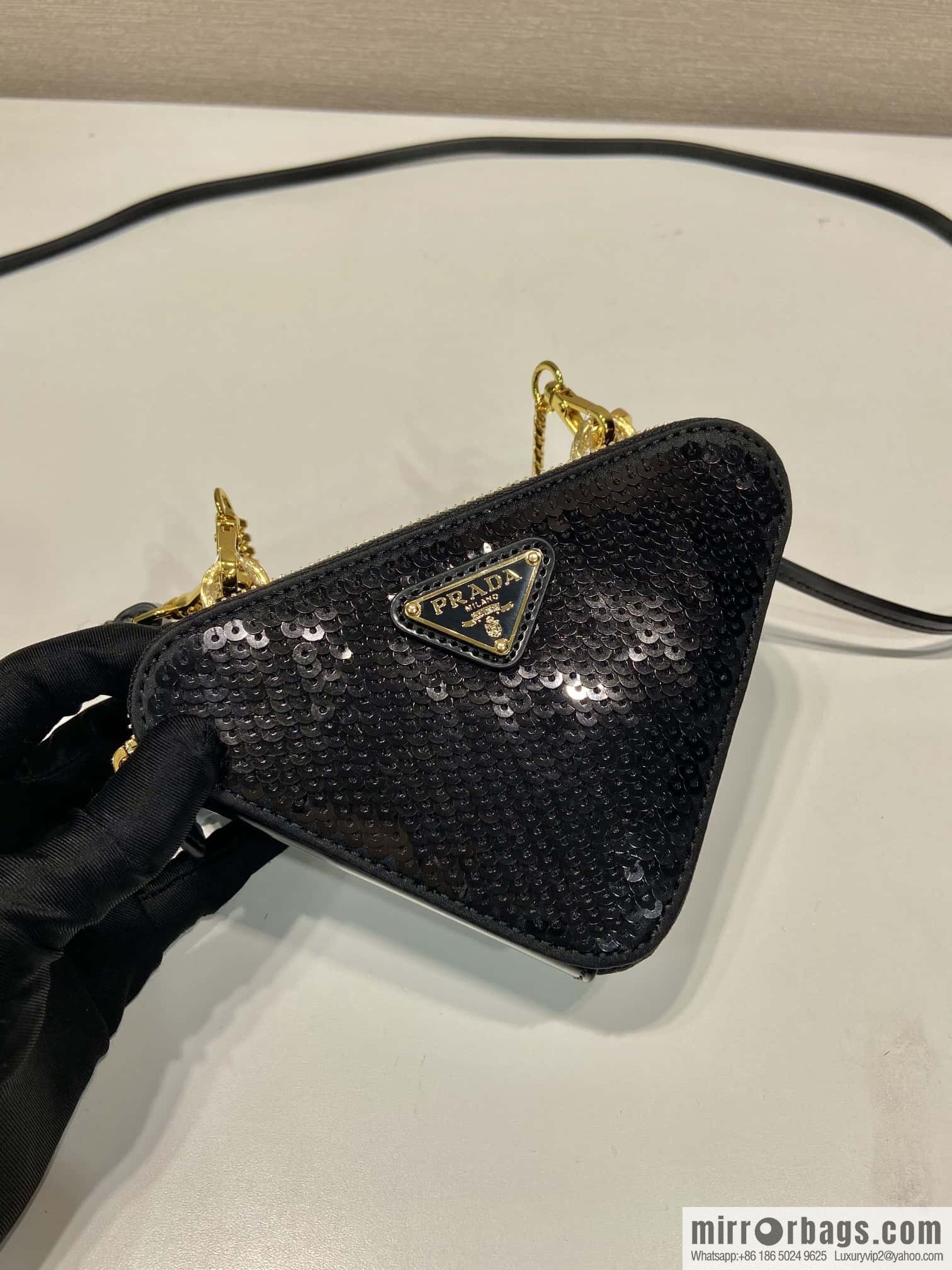 PRADA ๐ Gemini Sequins Triangle Pack ๐ 1NR015 New ๐ Sequins