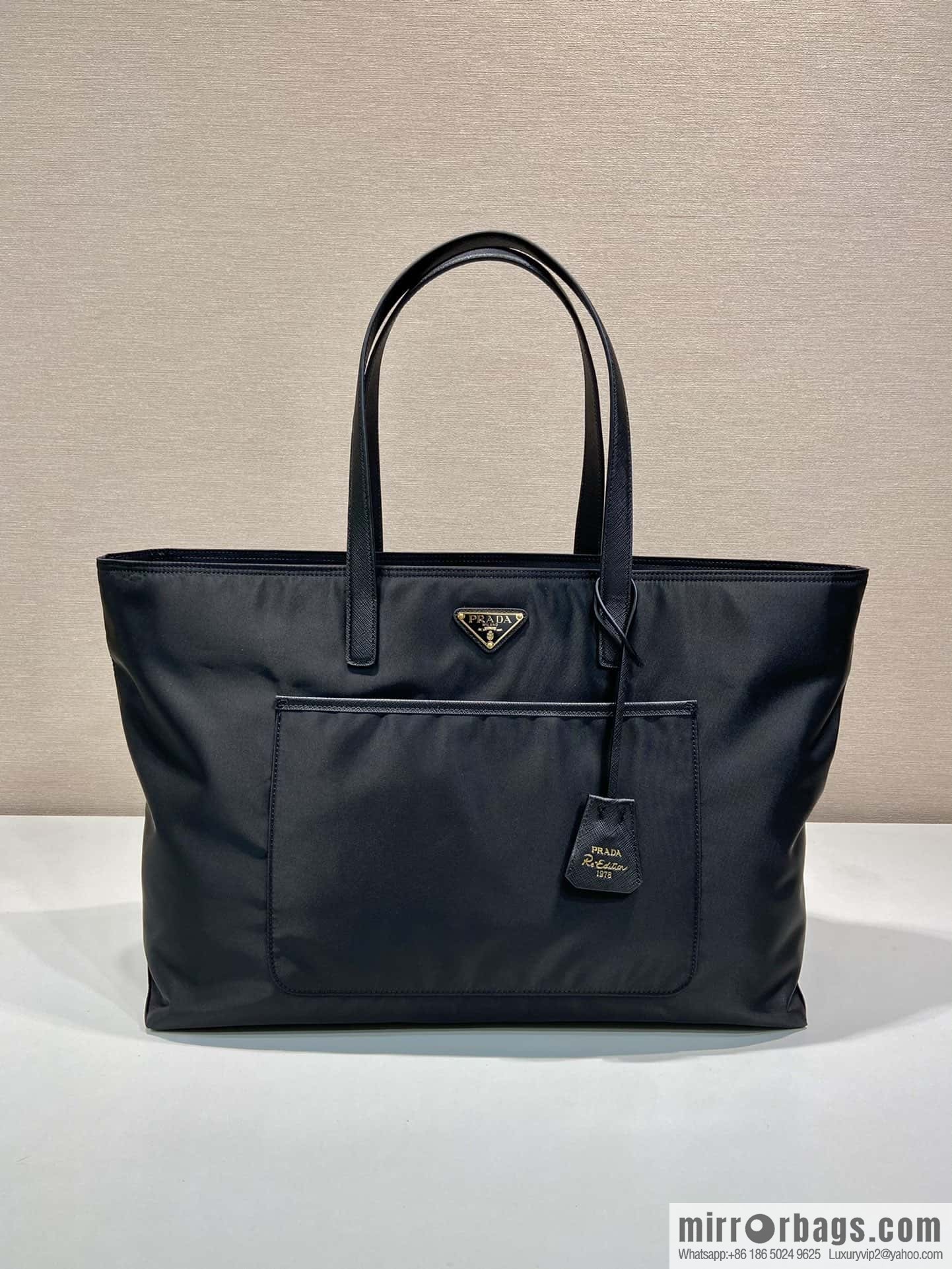 PRADA ๐ new tote bag ๐ 1BG527