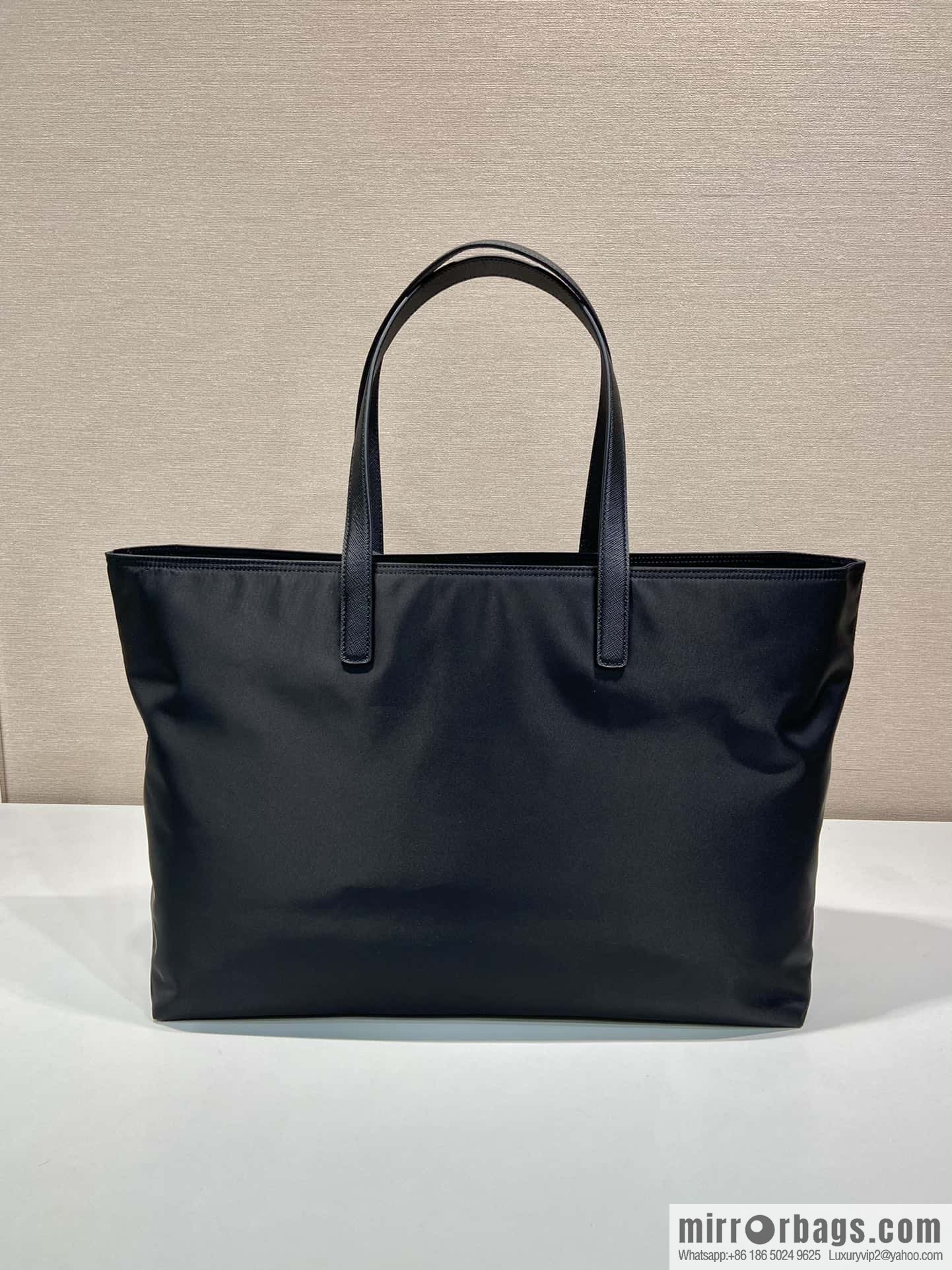 PRADA ๐ new tote bag ๐ 1BG527