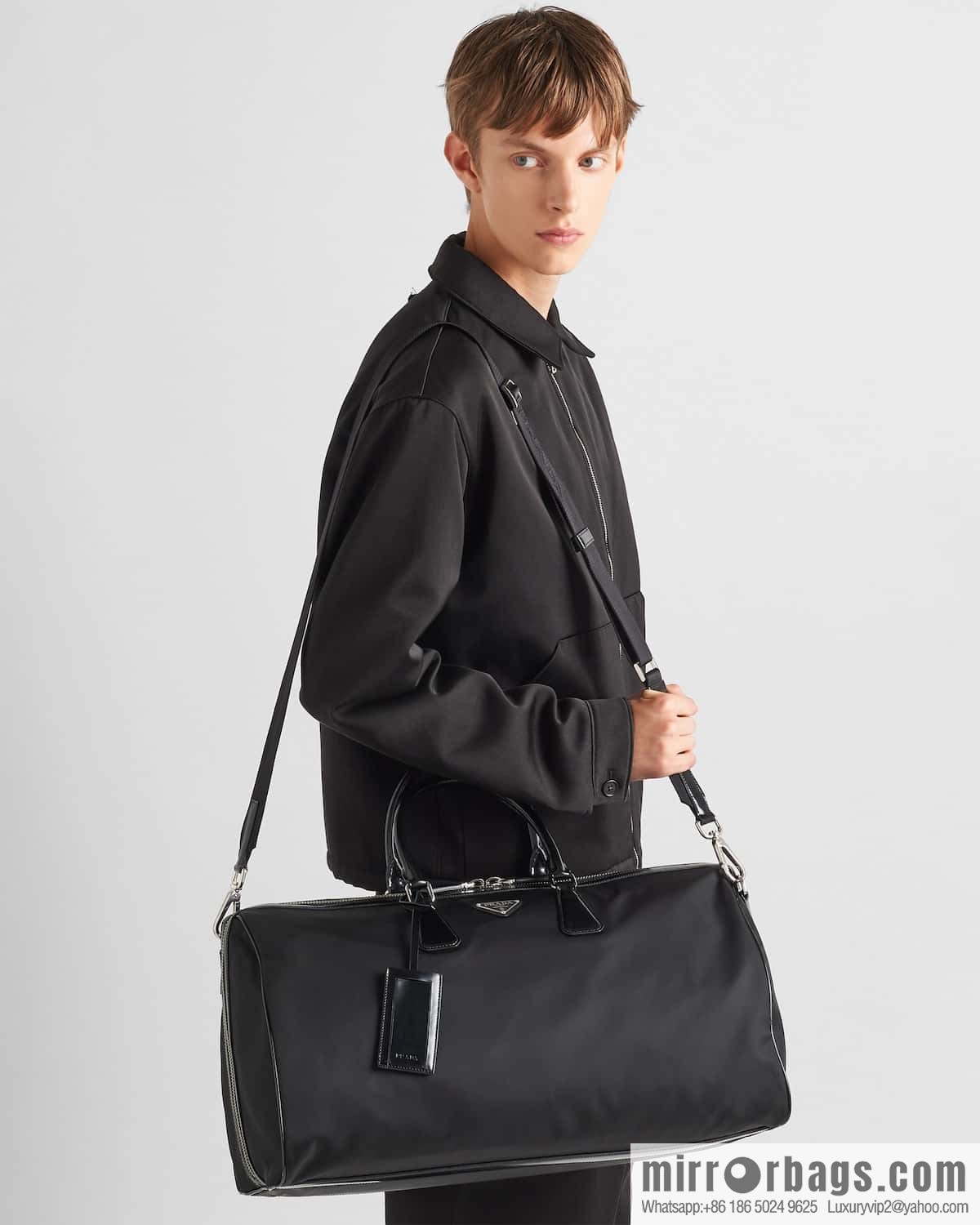 PRADA 🎉 travel bag 🎉 2VC018