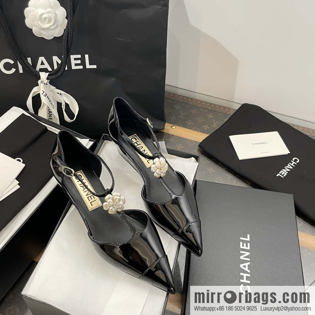 CHANEL Xiaoxiang Early Spring Camellia 🥰 Pointed Wedge Heel Single Shoes