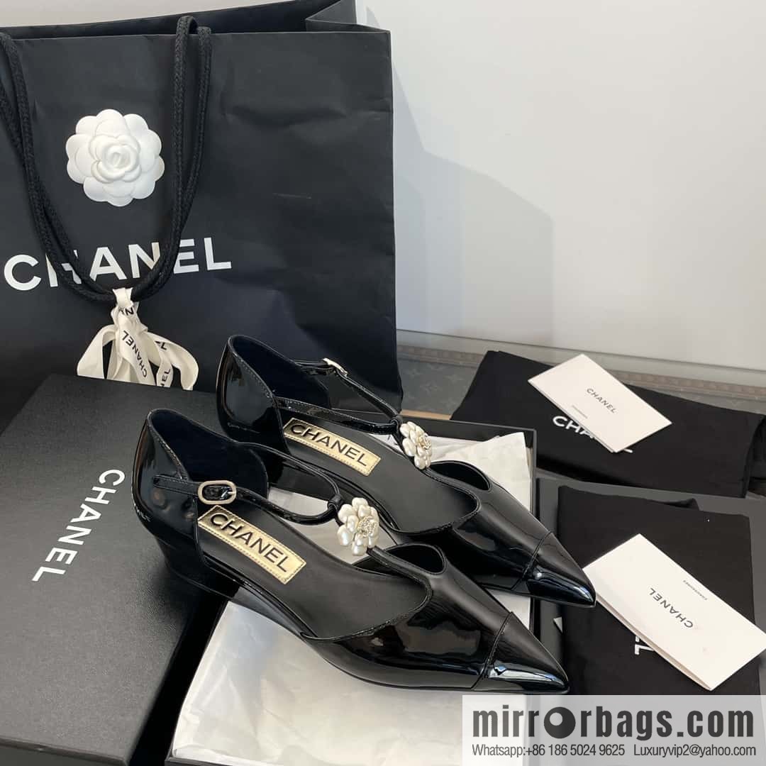 CHANEL Xiaoxiang Early Spring Camellia 🥰 Pointed Wedge Heel Single Shoes