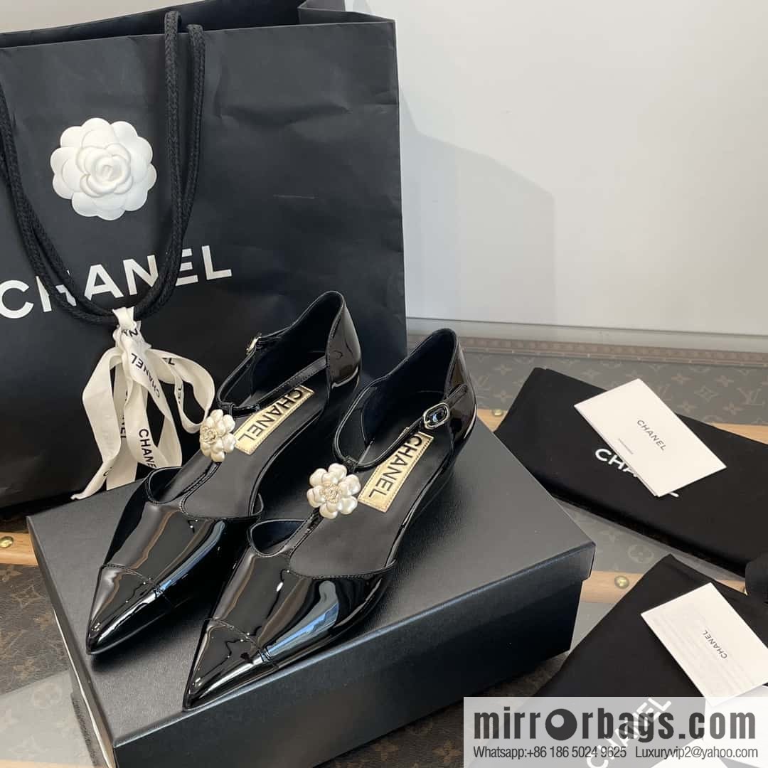 CHANEL Xiaoxiang Early Spring Camellia 🥰 Pointed Wedge Heel Single Shoes