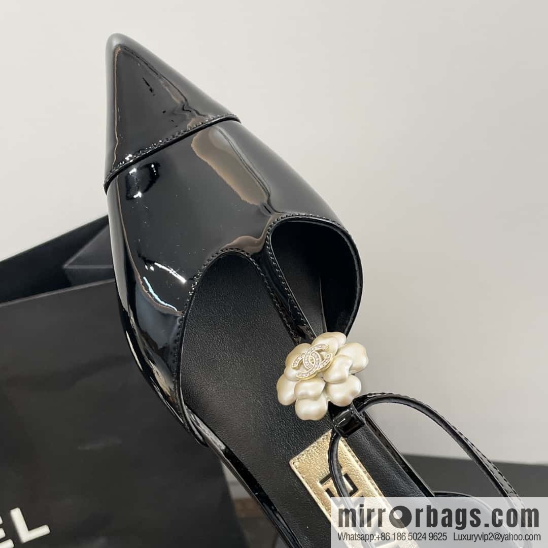 CHANEL Xiaoxiang Early Spring Camellia 🥰 Pointed Wedge Heel Single Shoes