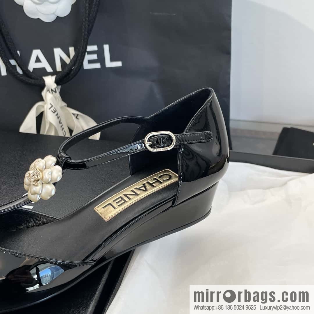 CHANEL Xiaoxiang Early Spring Camellia 🥰 Pointed Wedge Heel Single Shoes